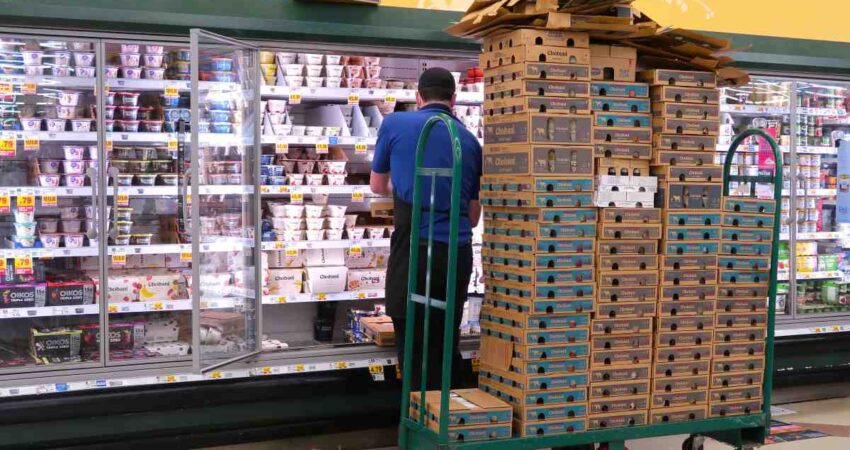 Empleado en un supermercado en Miami puede ganar hasta 34 mil dólares al año empleado-mercado-miami
