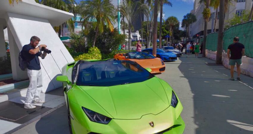 Explorando los Autos Más Lujosos de Miami Beach autos-miami-beach-lincoln-road