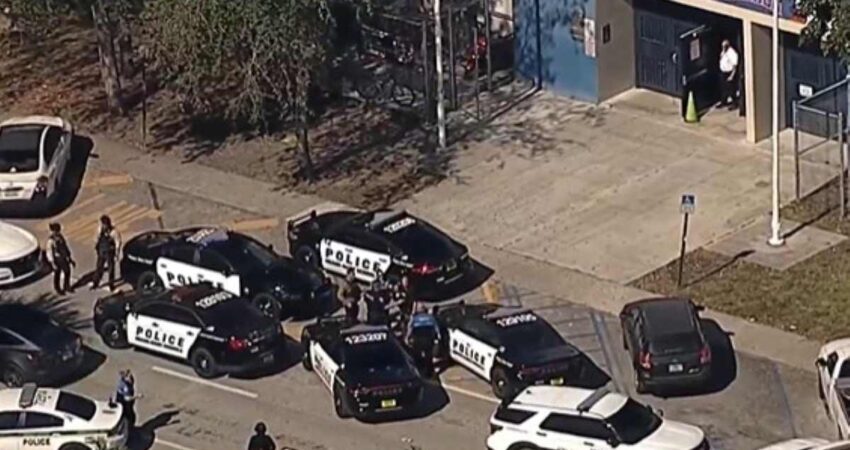 Gran presencia policial en una escuela secundaria en Hialeah escuela-hialeah