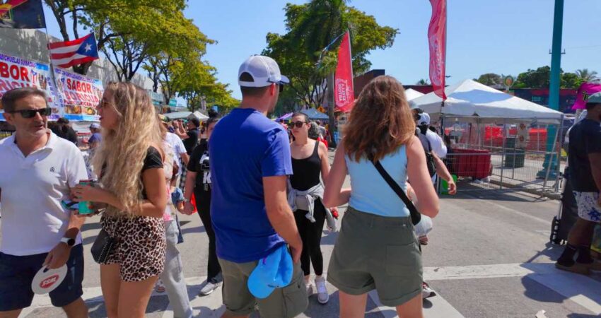 Así se vivió el Carnaval de la Calle Ocho en Miami 2025 calle-ocho-miami1