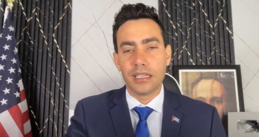Periodista cubano Mario J. Pentón habla del fin de su contrato con Radio y TV Martí y el futuro de la emisora mariojpenton