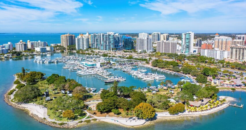 Descubre los cinco estados que pueden ser una alternativa a Florida por los altos costos de vida Sarasota,Florida,Downtown,Bayfront,Park,Marina,Jacks,Golden,Gate
