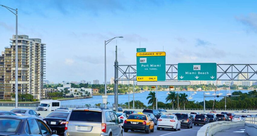 Descubre cuanto cuesta el parqueo en Miami Beach durante el Spring Break trafico-miami-beach