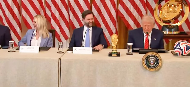 Administración Trump envía mensaje a quienes viajarán a EE.UU por Mundial de Fútbol 2026: "Cuando el Mundial termine, tendrán que irse" Captura de pantalla 2025-05-07 122731