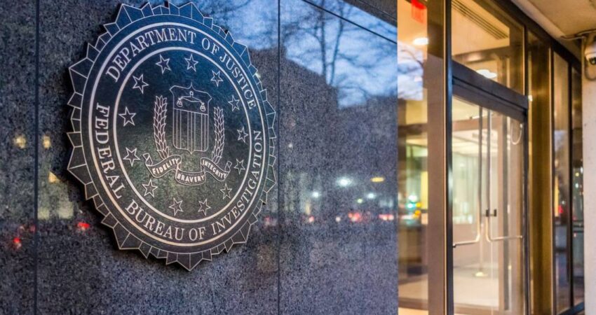 Administraciรณn de Trump anuncia controversiales cambios en el FBI para apoyar el enfrentamiento a la inmigraciรณn FBI-EE.UU