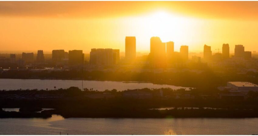 Llega al este de EE.UU ola de calor que se incrementará la semana entrante considerablemente Sol-Tampa, Florida