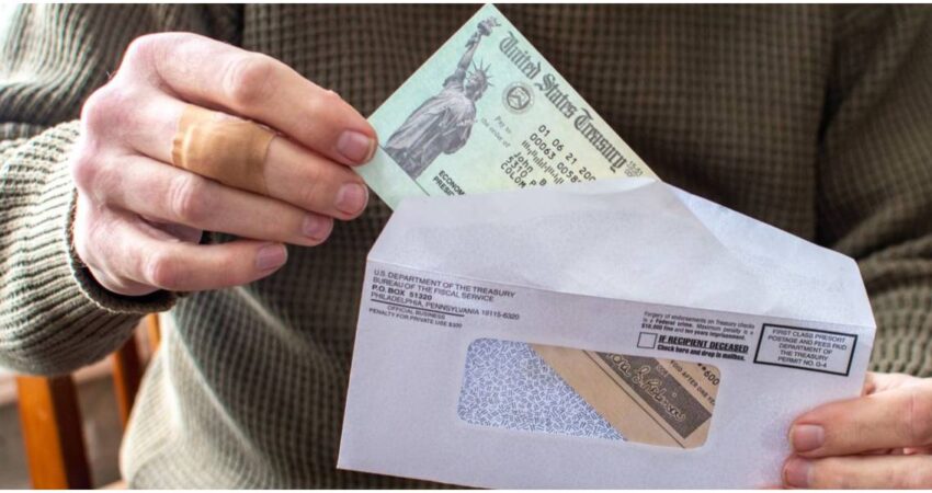Casi 400,000 personas pudieran verse perjudicados tras recortes del Seguro Social ayuda del gobierno