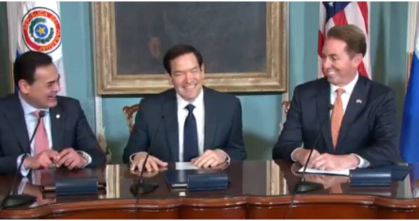 EE.UU y Paraguay firman acuerdos de cooperación en materia migratoria que permitirá a los solicitantes de asilo esperar resultados en el país sudamericano acuerdo de EE.UU y Paraguay