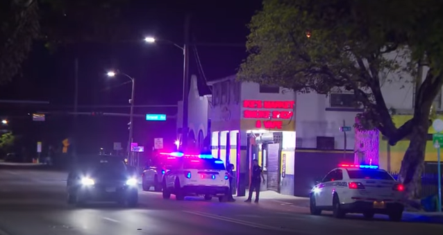 Policía de Miami investiga tiroteo en vecindario de Coconut Grove que dejó un saldo de un muerto y un herido image