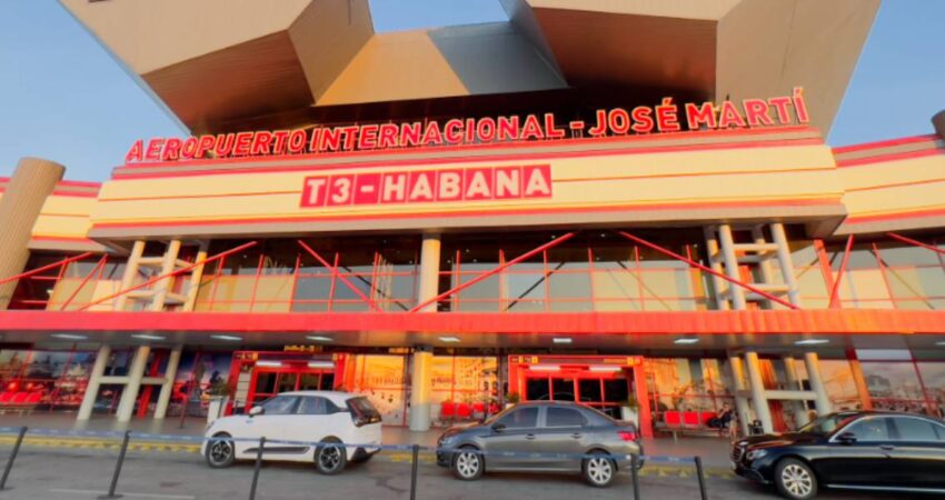 Caos en el Aeropuerto de La Habana: rotura de tubería paraliza la Terminal 3 y obliga a trasladar a los viajeros a otras instalaciones Aeropuerto José Martí