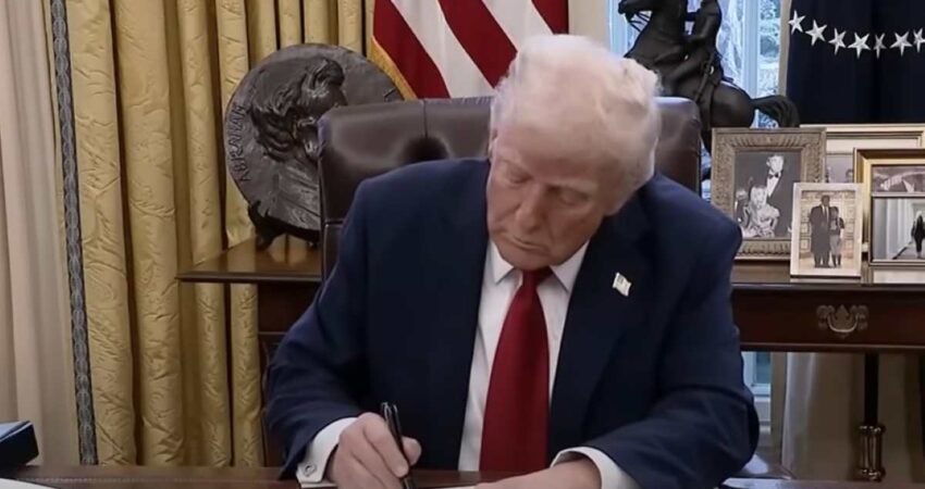 EE.UU. extiende hasta 2026 permisos especiales para enviar productos a Cuba trump-firmando-orden