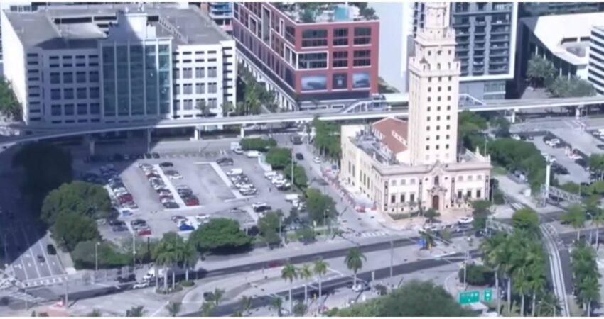 Freno judicial al proyecto de biblioteca de Trump en Miami: el terreno seguirá bajo control de Miami-Dade College Terreno de la posible biblioteca de Trump