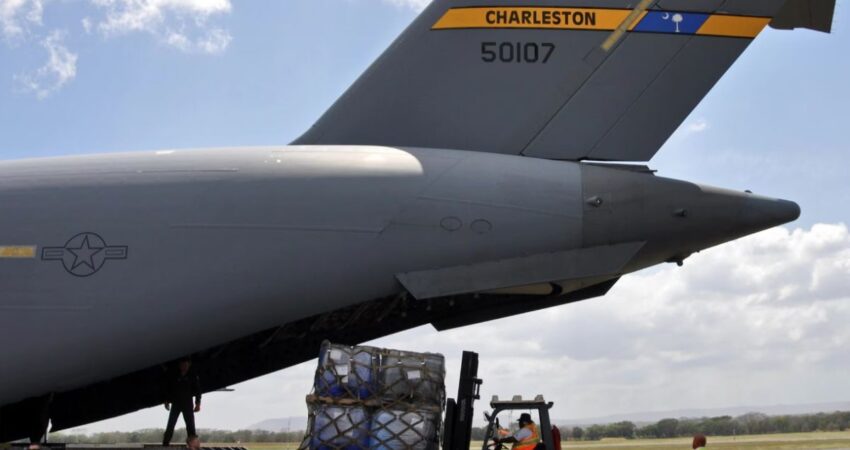 EE.UU. destina 3 millones de dólares en ayuda humanitaria para los damnificados del huracán Melissa en Cuba avion-usa-ayuda