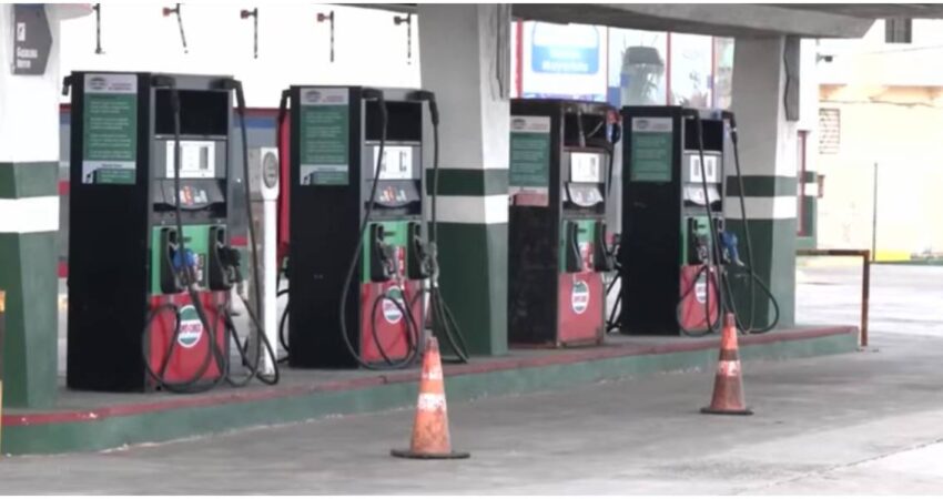 Solo cinco galones por vehículo: Cuba endurece el racionamiento ante crítica disponibilidad de combustible CUPET