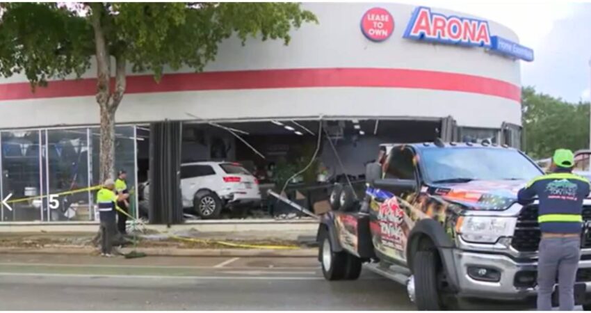Impactante choque en North Miami: conductor de un Audi pierde el control y se incrusta en una tienda dejando a un niño herido accidente en North Miami