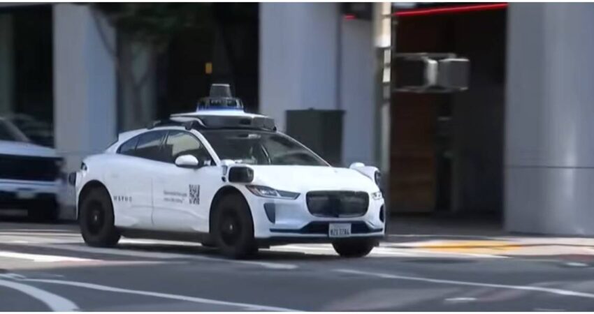 Caos para Waymo: fallo de inteligencia artificial obligó al retiro de más de 3.800 vehículos autónomos Vehículo de Waymo