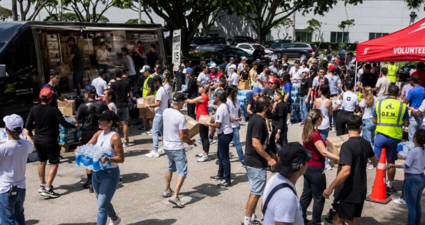 Doral se convierte en el corazรณn de la ayuda para Venezuela: miles de libras de suministros partirรกn este domingo ayudavenezuela
