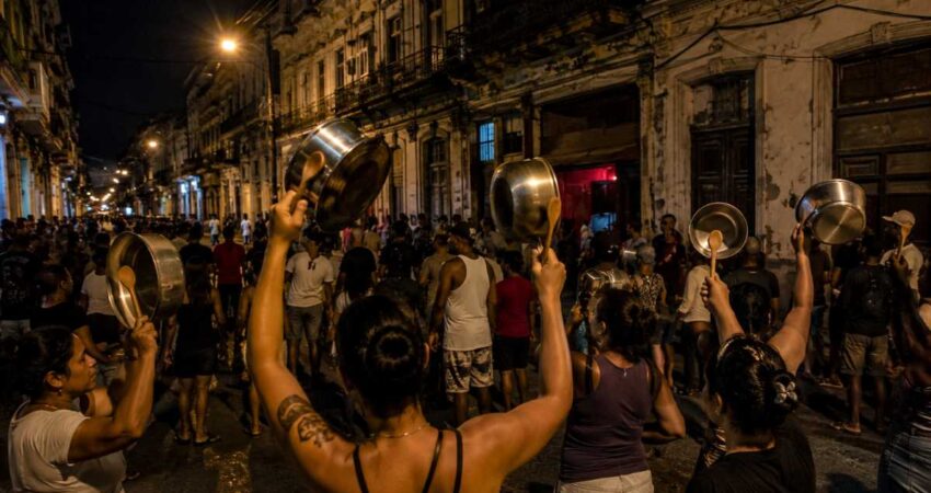 Nueva noche de tensión en Centro Habana: vecinos protestan en medio de apagones y creciente crisis protesta