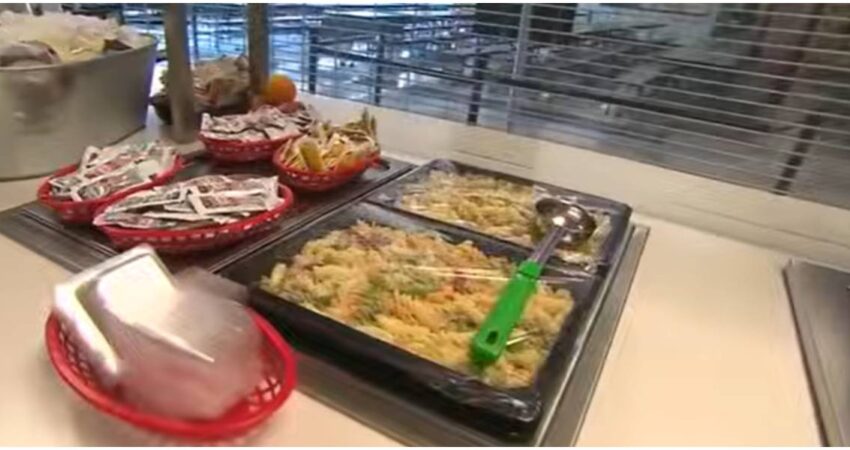 Fin de las comidas gratis para todos en Miami-Dade: solo 121 escuelas mantendrán el beneficio Comida escolar en Miami-Dade
