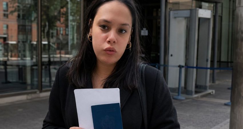 Una pregunta sorprendiรณ a una cubana durante su entrevista para viajar a Estados Unidos Cubana en Epsaรฑa