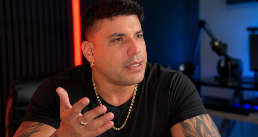 Ultrack responde a quienes le preguntan por qué ya no habla de la dictadura cubana: “Pienso igualito” Ultrack