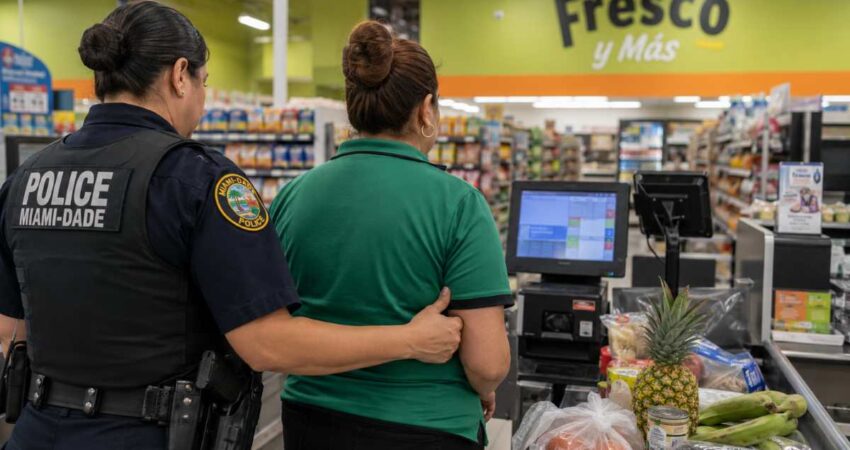Empleada de Fresco y Más es arrestada en Miami-Dade tras detectar 40 transacciones irregulares arrestadafresco