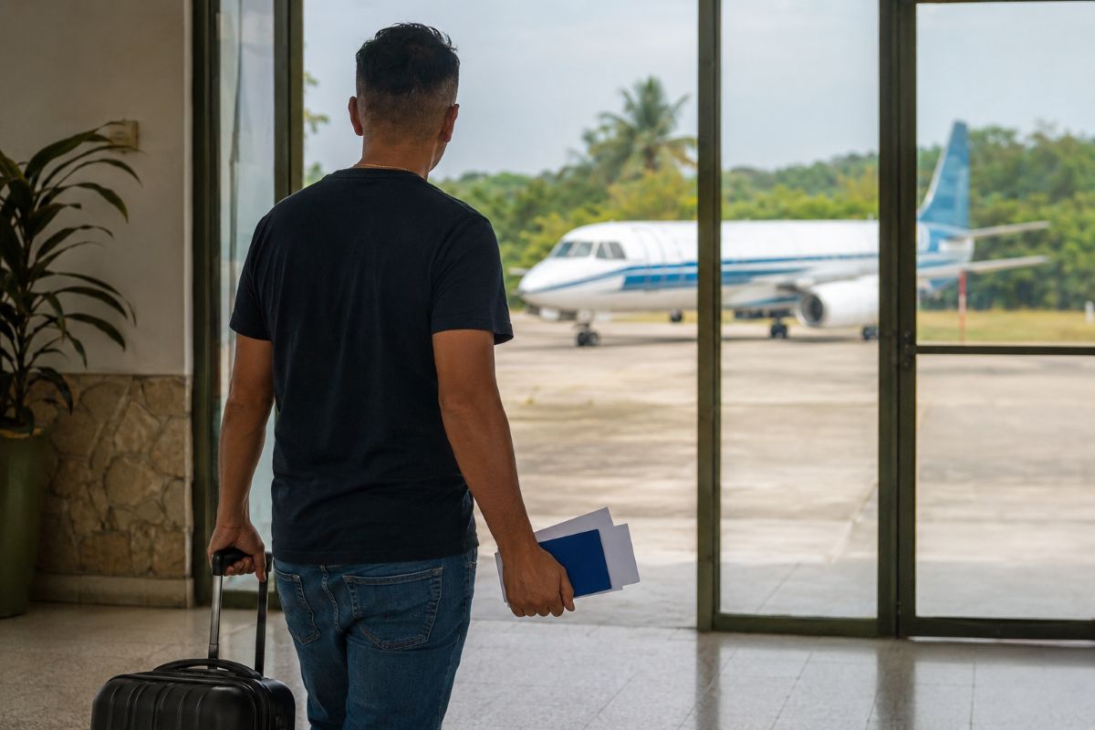 Cubana critica a quienes vuelven a Cuba siendo I-220A y ahora no ven la realidad del país: "Me indigné" viajes a Cuba