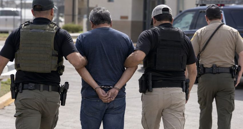ICE captura en Texas a cubano que llevaba 26 años con orden de deportación y un historial delictivo Criminal cubano