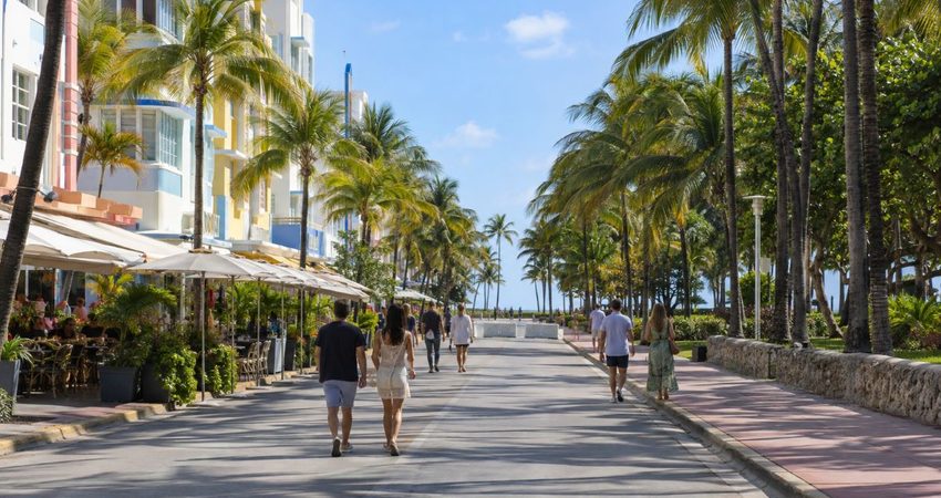 Ocean Drive podría cerrar a los autos durante cuatro meses cada año: Miami Beach da el primer paso Ocean Drive
