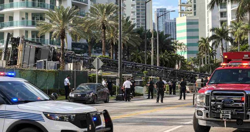 Grúa colapsa en Brickell y un vehículo se incendia: cierran transitada zona de Miami brickellmiami