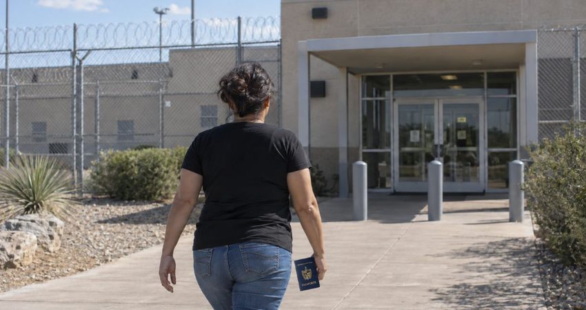 Fue a su cita con ICE y no volvió a casa: cubana que entró con CBP One lleva casi diez meses detenida en Texas cubana I-220A