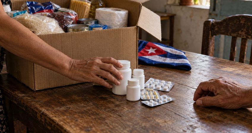 “Yo no soy esclava de nadie”: cubana envía un paquete para su hijo y estalla al saber qué pasó con las medicinas que incluyó medicamentos