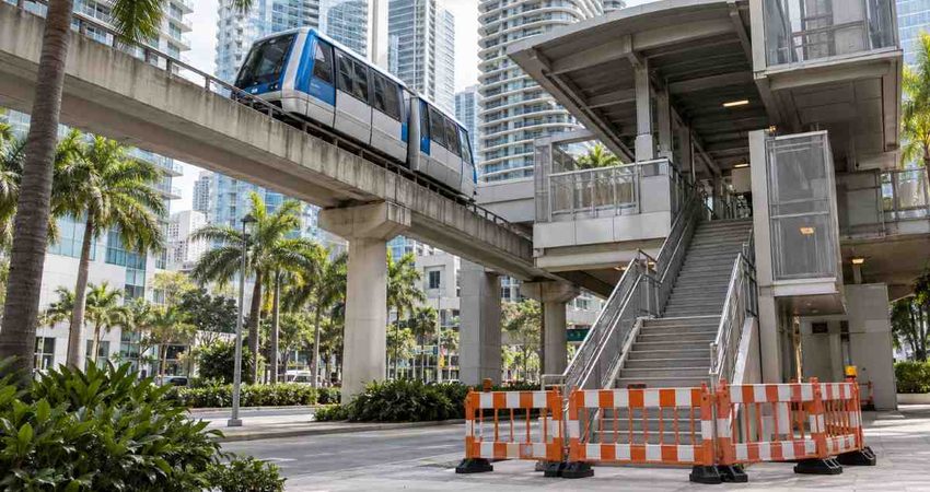 Cierran por cinco semanas una estación del Metromover en Brickell: así cambia el recorrido brickellmetro